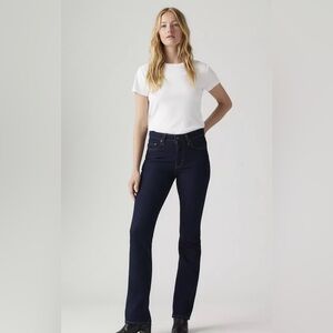 Levi's Dark wash 725 high-rise bootcut jeans! NWT! Size 26x32